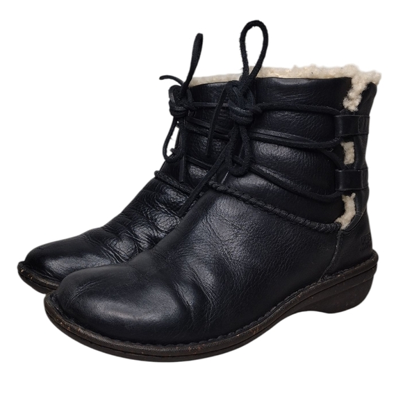 UGG Caspia Black Leather Faux Fur Low Heel Lace Up Winter Boots Sz 7 - Picture 1 of 13